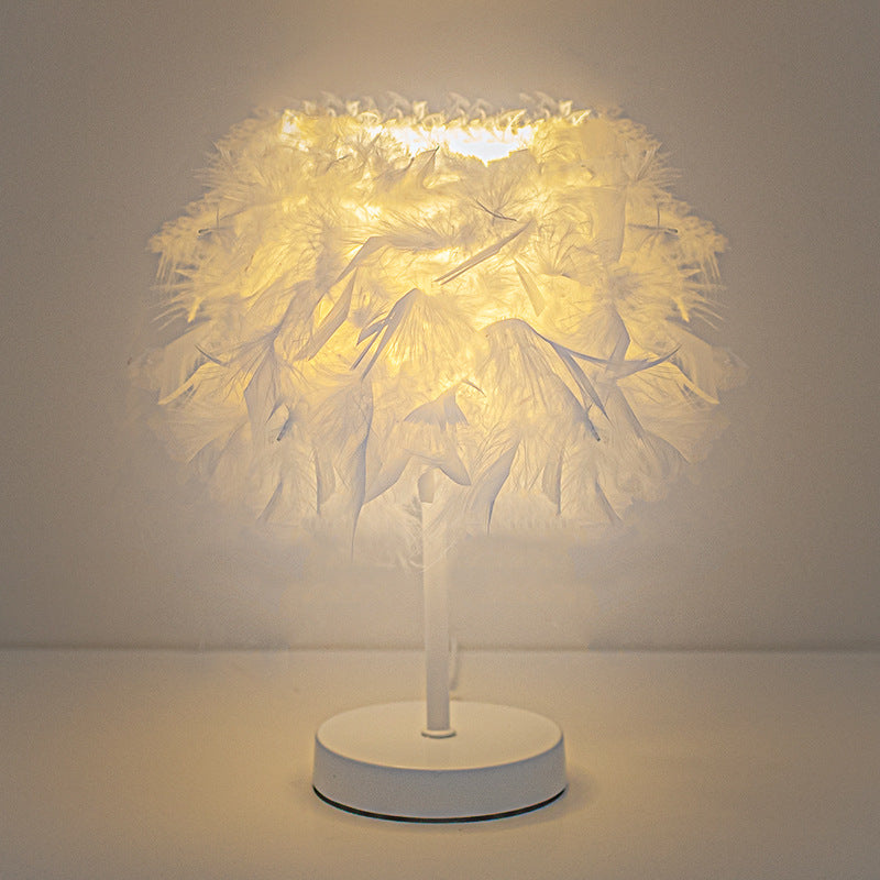 Creative Feather Table Lamp For Bedside Decorative Lighting
