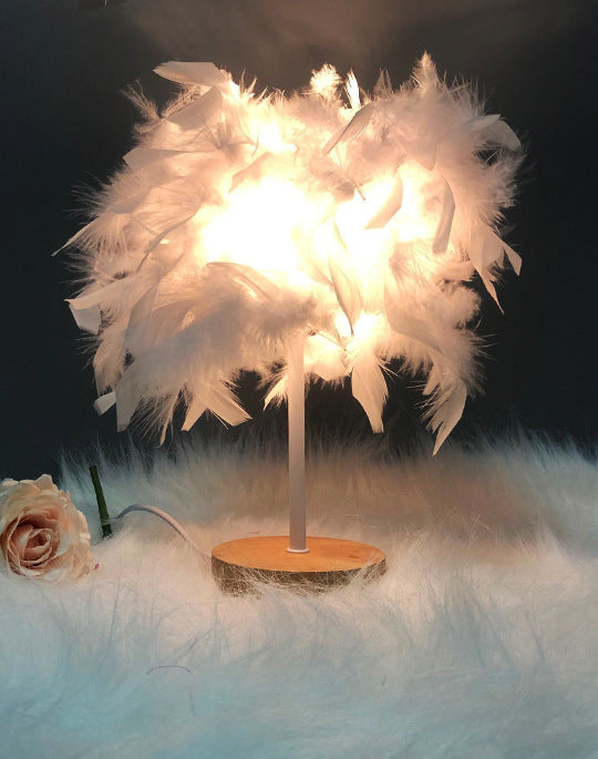 Creative Feather Table Lamp For Bedside Decorative Lighting