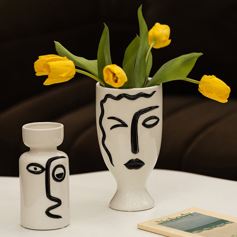 Personalized Home Showroom Decorative Vase For Interior Styling