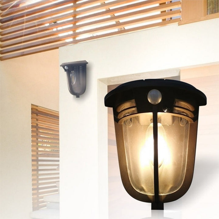 European Retro Solar Wall Lamp For Courtyard Decorative Lighting