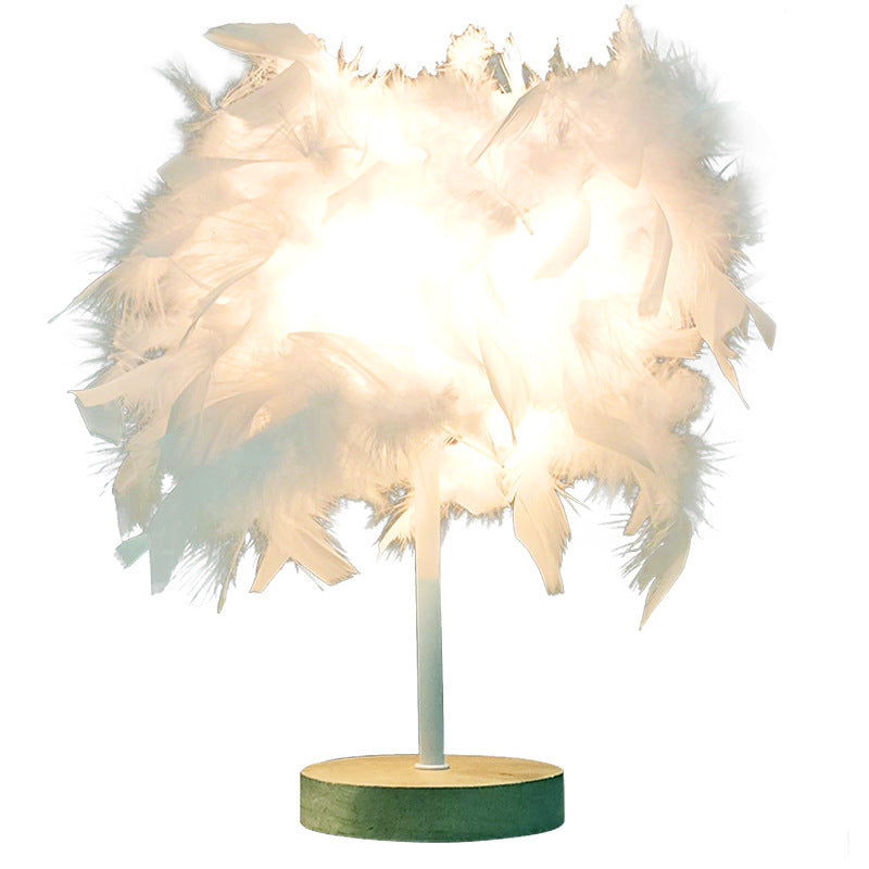 Creative Feather Table Lamp For Bedside Decorative Lighting