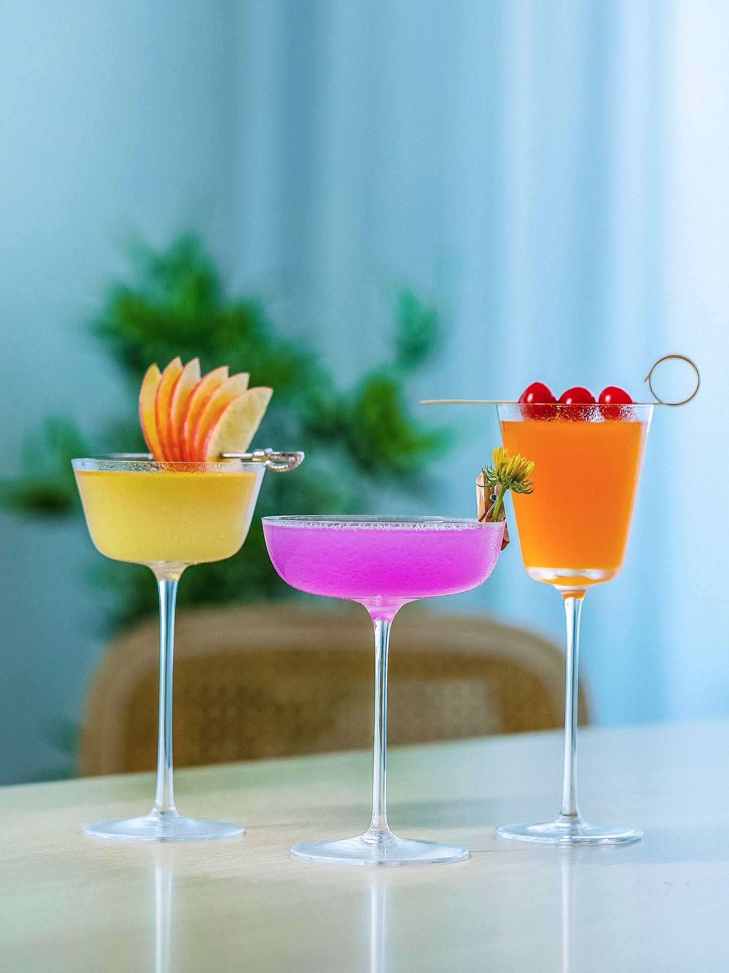 Crystal Glass Stemmed Cocktail Goblet For Elegant Home Use